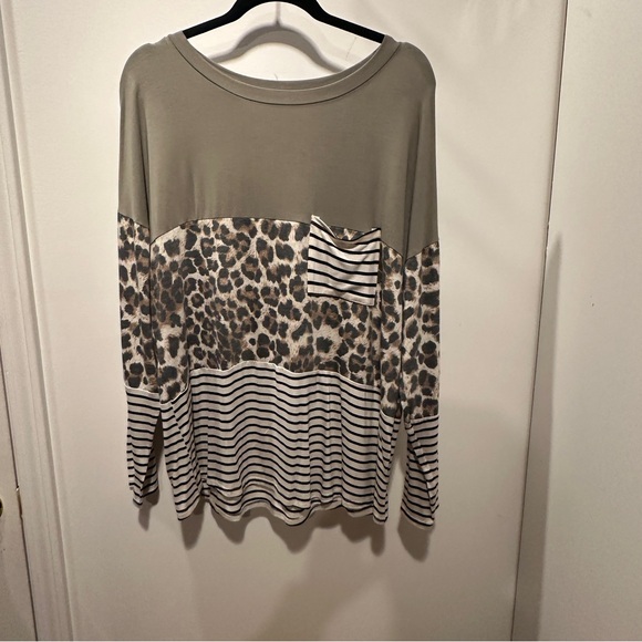 NWOT Lovely Melody Green Long Sleeve Tee - Picture 2 of 8